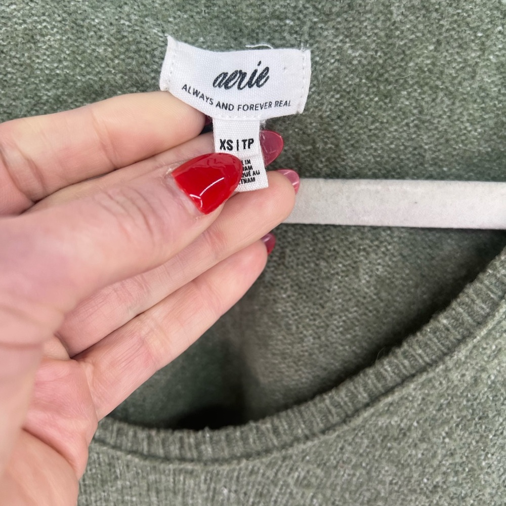 Aerie Olive Green Cropped Slight Vneck Long Sleeve Sweater Top XS Extra Small - Picture 6 of 7